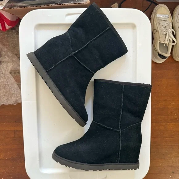 UGG Classic Femme Wedge Bootie - Picture 5 of 6